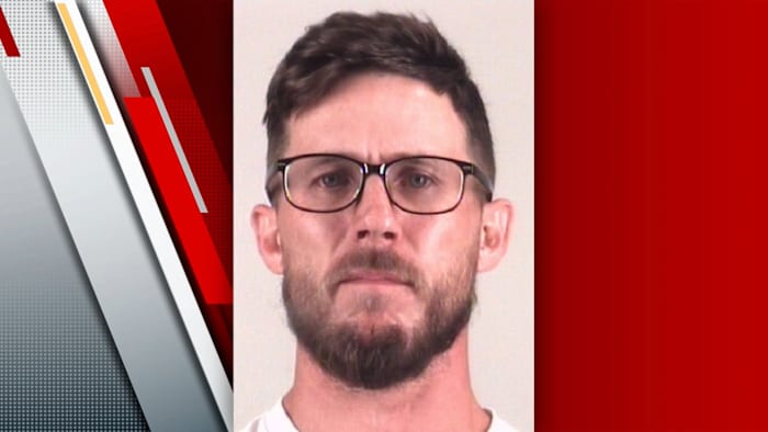 Man beschuldigd in verband met de hit-and-run dood van de 62-jarige vrouw in Balcones Heights, blijkt uit records