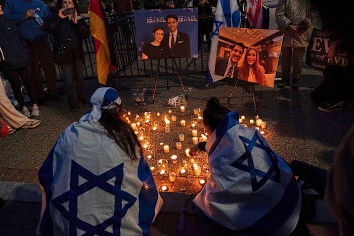 Man beschuldigd van het vermoorden van de Israëlische ambassadepersoneel die zijn aangeklaagd voor federale haatmisdrijven en moordaanslagen