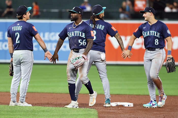 Mariners vangen Astros in het AL West na het verslaan van Baltimore voor hun 8e opeenvolgende overwinning