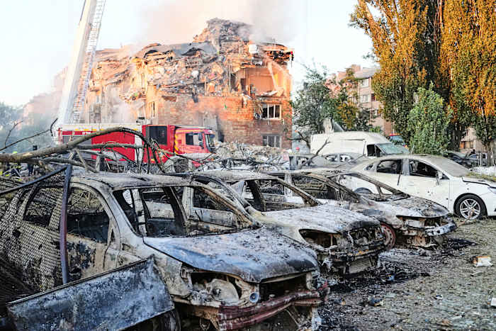 Massa Russische drone en raketaanval doodt 15 en verwondt 48 in de hoofdstad van Oekraïne