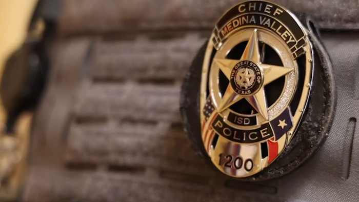 Medina Valley ISD richt de Campus Police Department op om de groei van de groei bij te houden