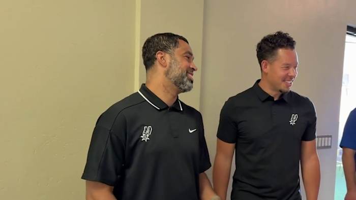 Meer dan 100 Spurs -vrijwilligers bereiden maaltijden voor slachtoffers van Hill Country overstromingen