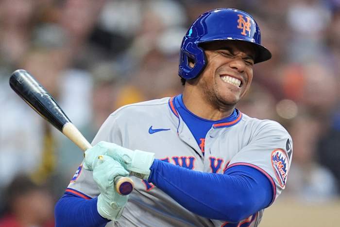 Mets Slugger Juan Soto een dag na het vervuilen van een bal van zijn linkervoet