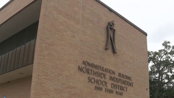 NISD keurt unaniem nieuw beleid dat de telefoons verbiedt gedurende de hele schooldag