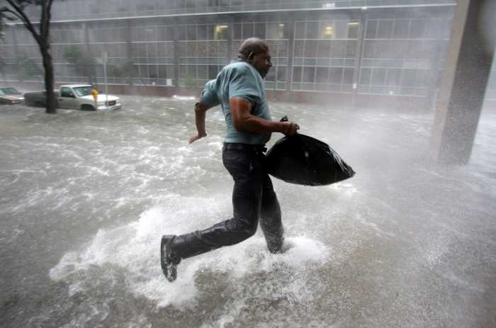 New Orleans Marks 20th Anniversary of Hurricane Katrina met gedenktekens en Brass Band Parade
