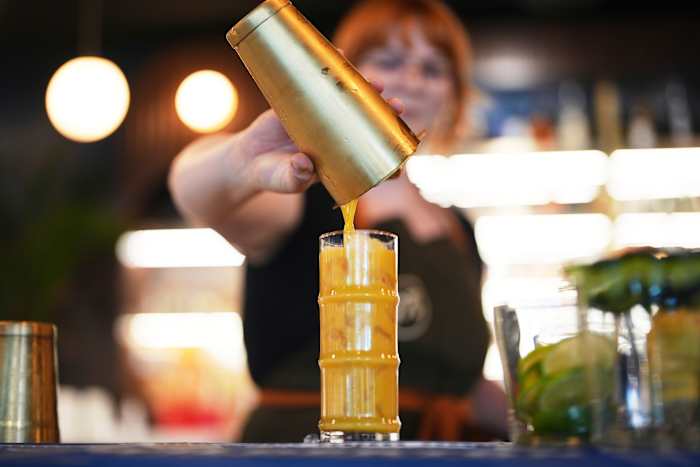 Niet -alcoholisch bier en mocktails kunnen mensen helpen nuchter te blijven of minder te drinken, maar zijn niet voor iedereen