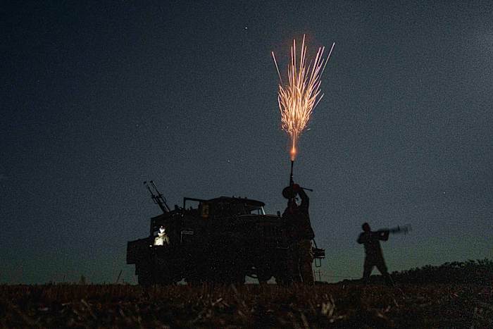Op de frontlinie in het oosten van Oekraïne voelt vrede ver weg weg