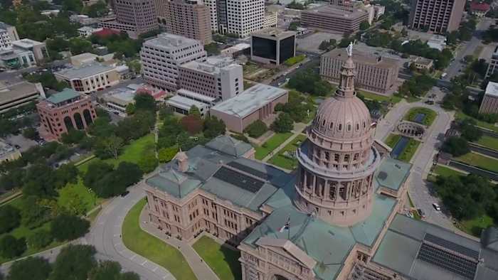Ouder reageert op uitspraak die de wet van Texas tijdelijk blokkeert die tien geboden in klaslokalen vereist