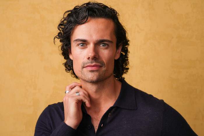 'Outlander' prequel -serie 'Blood of My Blood' gaat weer terug in de tijd - om de ouders te ontmoeten