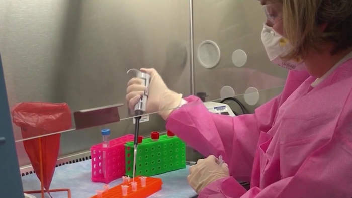 RFK JR schakelt $ 500 miljoen aan financiering voor mRNA -vaccinonderzoek. Wat betekent het voor de toekomst van de menselijke gezondheid?