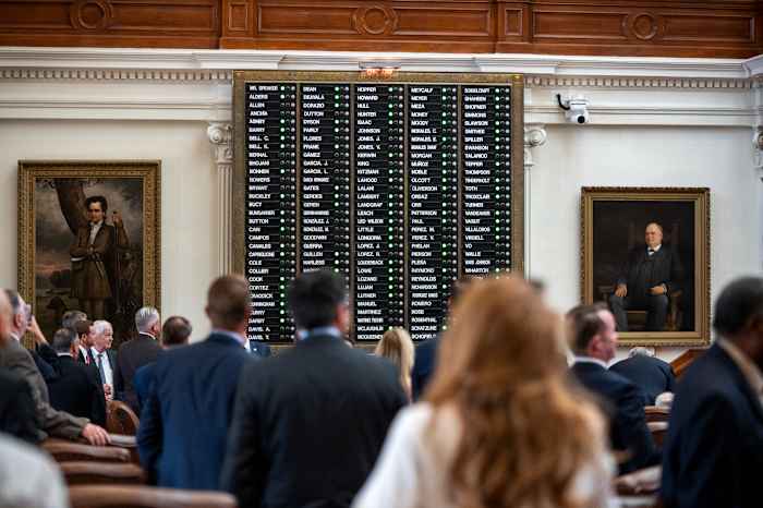 Republikeinen en Democraten van Texas, opgesloten in de herverdeling van de strijd, bewapende overstromingsreactie