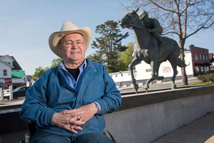Ron Turcotte, de Hall of Fame Jockey die secretariaat naar de Triple Crown van 1973 reed, is gestorven op 84