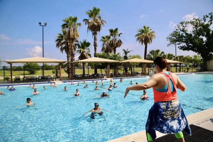 San Antonio kondigt een uitgebreid schema aan voor 7 buitenzwembaden