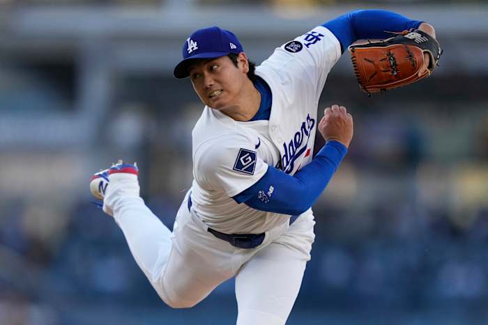 Shohei Ohtani behaalt de eerste overwinning met Dodgers, die seizoen-high 9 tegen Reds slaat