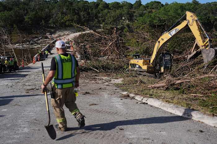 Sinds juli -overstromingen zijn meer dan 11 miljoen kubieke voet puin verzameld, zegt Kerr County