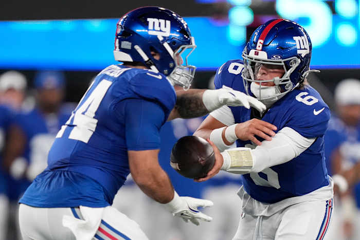 Skattebo speelt en Dart wist een hersenschuddingprotocol terwijl Giants Patriots versloegen in de finale van het voorseizoen