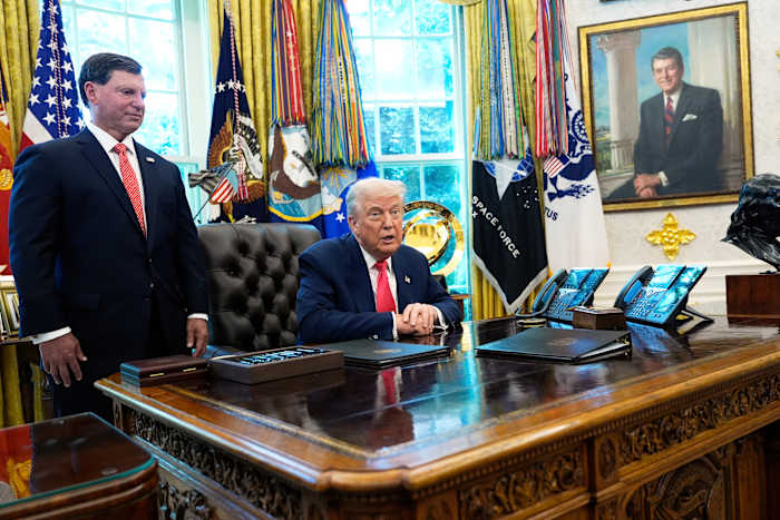 Social Security Whistleblower die beweert dat Doge de gevoelige gegevens van Amerikanen verkeerd hebben afgenomen, zijn ontslag uit de post