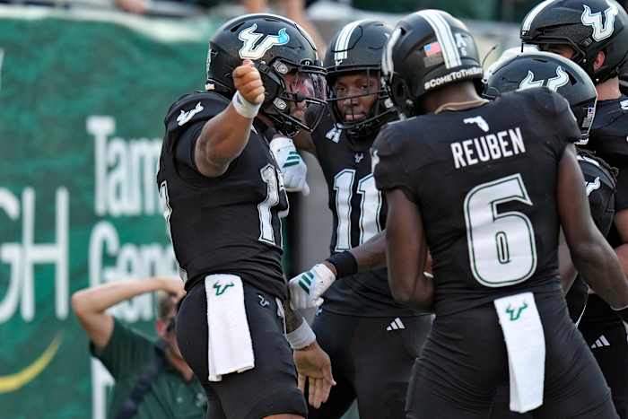 South Florida Routs No. 25 Boise State 34-7 voor 1e overwinning op gerangschikte team sinds 2016