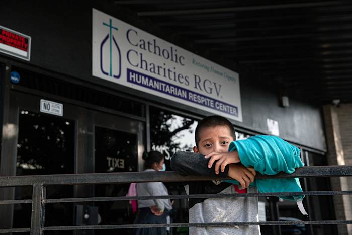 Texas AG kan geen leider van de katholieke liefdadigheidsinstellingen afzetten in migrantenhulpzaak, regels van het beroep van beroep