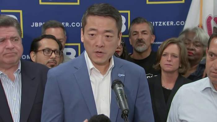 Texas Democraten vluchten naar Chicago om stemmen over nieuwe congreskaarten te voorkomen, Gov. Abbott bedreigt verwijdering