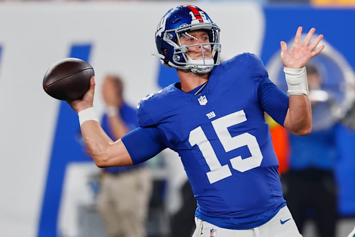 Tommy DeVito is een van de vele quarterbacks die zijn uitgebracht terwijl teams roosters trimmen tot 53 spelers