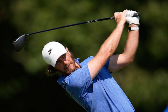 Tommy Fleetwood vindt zijn groove en bouwt een grote voorsprong op PGA Tour Playoffs Opener
