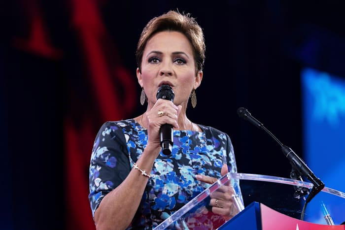 Trump snijdt meer dan 500 banen bij Voice of America en haar ouderbureau ondanks juridische uitdagingen