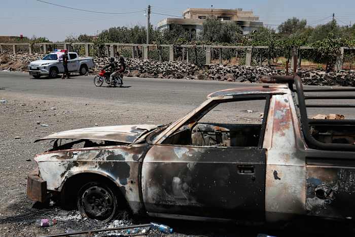 Verse botsingen breken uit in Syrië terwijl de interim -regering moeite heeft om spanningen te verlichten