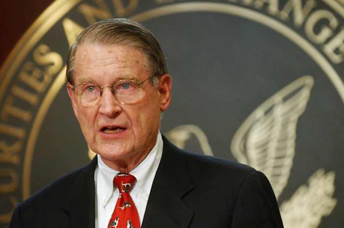 Voormalig FBI- en CIA -directeur William H. Webster sterft op 101