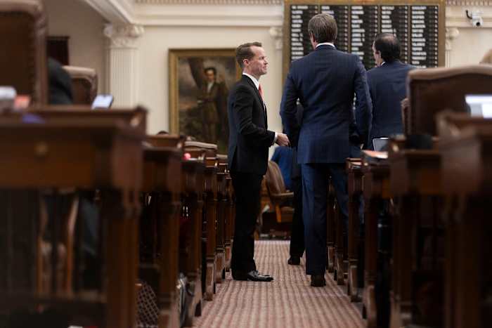 Voormalig spreker Dade Phelan zal niet op zoek zijn naar herverkiezing naar het huis van Texas