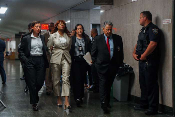 Voormalig top assistent van NYC burgemeester onder 7 met nieuwe aanklachten in corruptie -sonde van het stadhuis