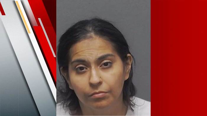 Vrouw gearresteerd na het verlaten van twee kinderen zonder toezicht in North Side Home, zegt SAPD