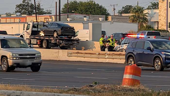Vrouw in het ziekenhuis opgenomen met levensbedreigende verwondingen na crash van de noordkant, zegt de politie