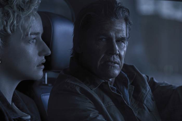 'Weapons' spins kleine stad in chaos die het echte leven, humor en alles weerspiegelt