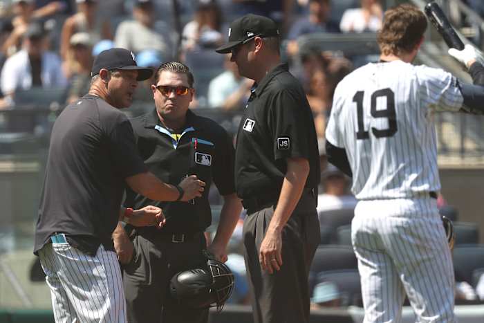 Yankees -manager Aaron Boone heeft dit seizoen 5e keer uitgeworpen in het spel in verlies voor Astros