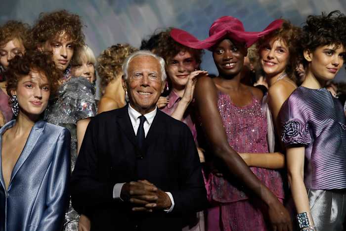 50 jaar Giorgio Armani vierde met Gala Black-Tie Runway Show van zijn laatste collectie
