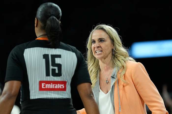 ACES -coach Becky Hammon Slams officiëren na fysieke wedstrijd 2 overwinning op koorts