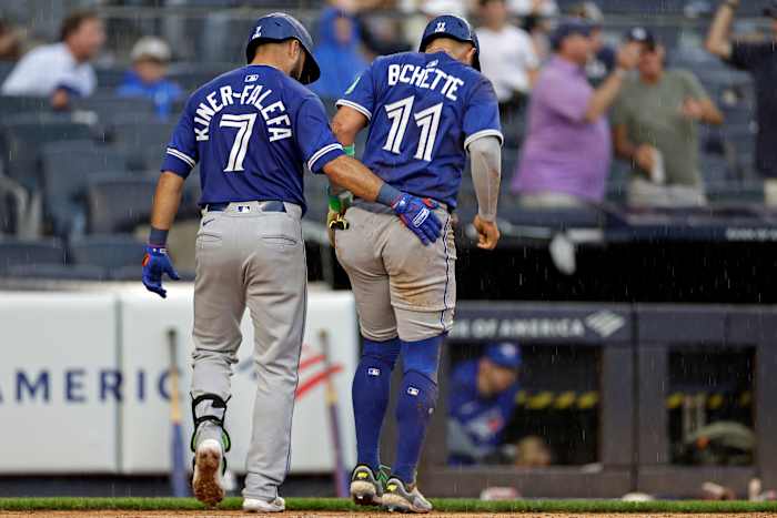 AL East-toonaangevende blauwe Jays Put Ss Bo Bichette op 10-daagse IL vanwege verstuikte linkerknie