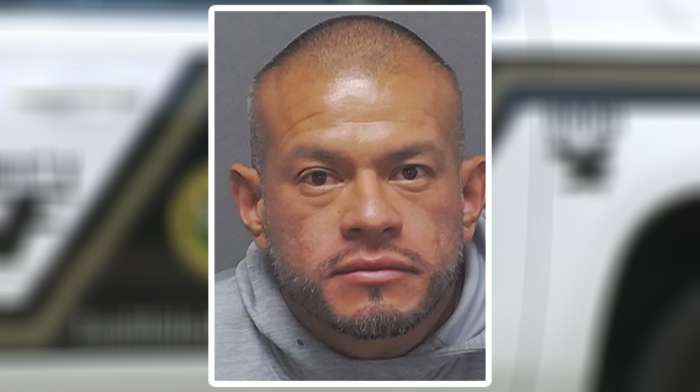 BCSO Deputy gearresteerd op heffing van gezinsaanvallen, blijkt uit records