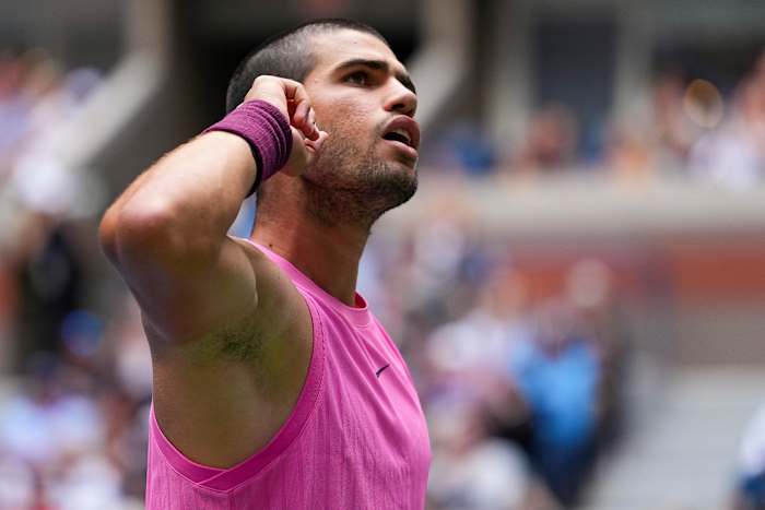 Carlos Alcaraz om tegen Novak Djokovic te worden geconfronteerd in de Amerikaanse open halve finale. Jessica Pegula ontmoet Sabalenka