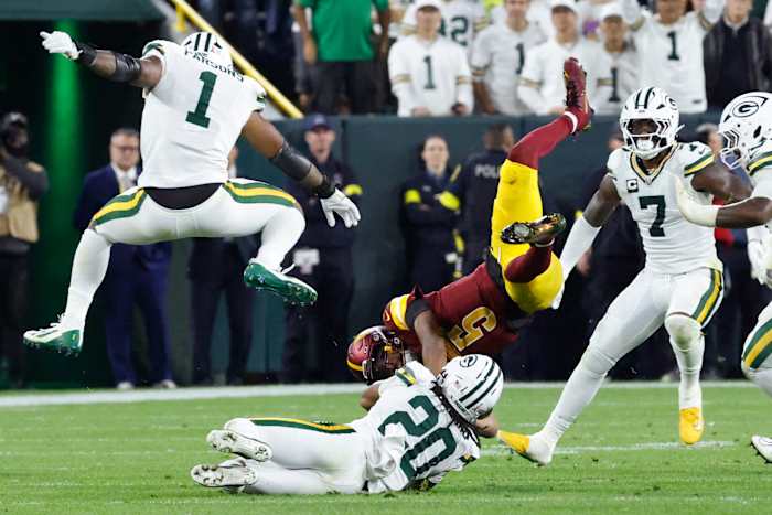 Commandanten QB Jayden Daniels heeft een knieblessure en zijn status voor game versus Raiders is onbekend