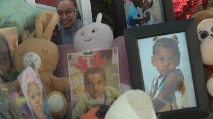 Community rouwt de dood van 2 kinderen in West Bexar County als moeder wordt geconfronteerd met aanklachten