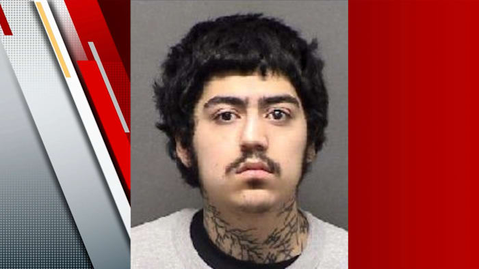 Crime Stoppers op zoek naar tips over de mens gezocht voor kapitaalmoord na westkant Drive-by Shooting