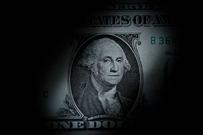 De Amerikaanse economie breidde zich uit met een verrassend tempo van 3,8% in een aanzienlijke upgrade van de groei van het tweede kwartaal