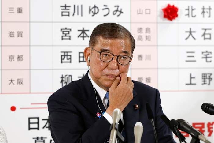 De Japanse premier neemt ontslag nadat zijn partij een historische nederlaag had geleden bij een zomerverkiezing