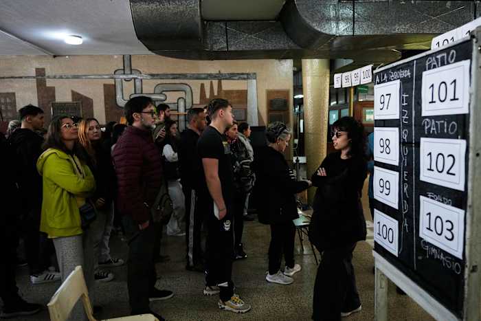 De grootste provincie van Argentinië heeft verkiezingen in een politieke test voor president Milei