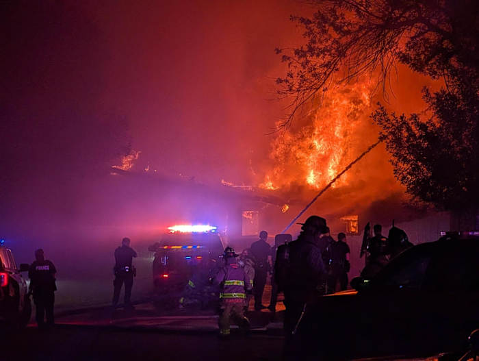 De mens sterft na het vuur in North Side Home, zegt Safd