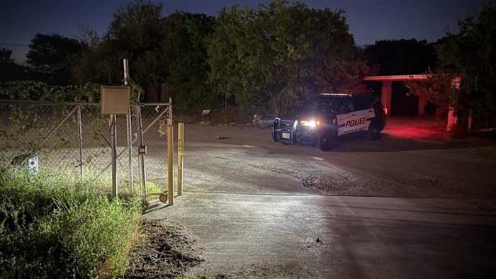 De mens zegt dat de mogelijke smokkel slachtoffers probeerden zich te verbergen in het zuidwesten van zijn familie