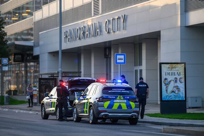De ontdekking van bommen uit de Tweede Wereldoorlog in de hoofdstad van Slowakije vraagt ​​evacuaties in het centrum van Bratislava