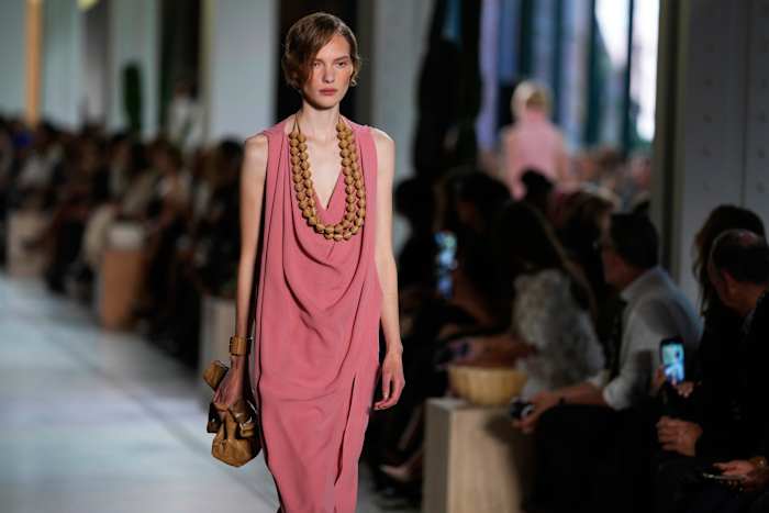 De stijl en draagbaarheid van Michael Kors trekken sterrenherroopdraad aan op zijn New York Fashion Week Show